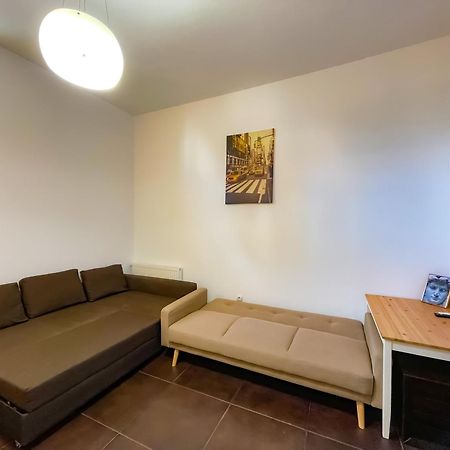 Cool Flat In The Heart Of Bucharest'S Fun And History Lägenhet Exteriör bild