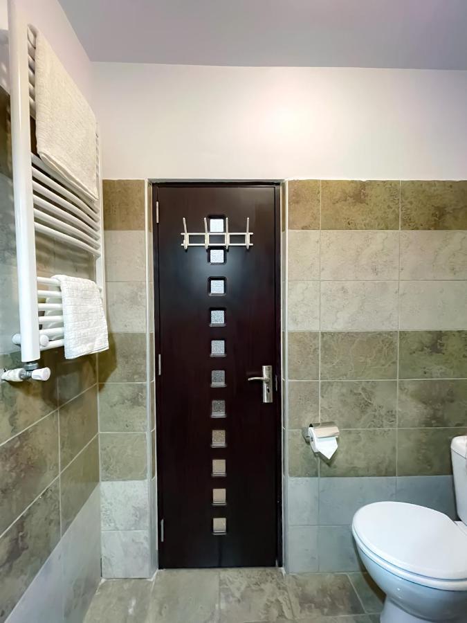 Cool Flat In The Heart Of Bucharest'S Fun And History Lägenhet Exteriör bild