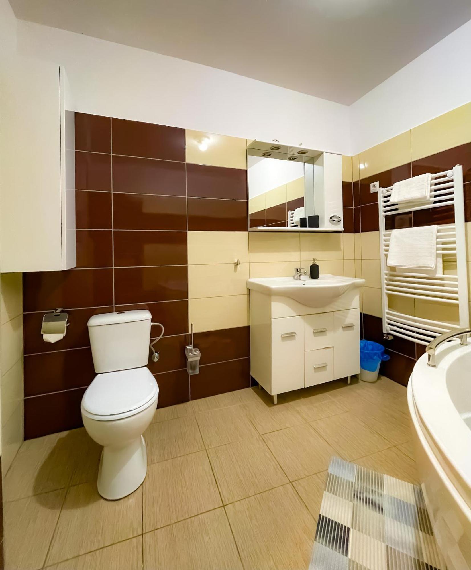 Cool Flat In The Heart Of Bucharest'S Fun And History Lägenhet Exteriör bild