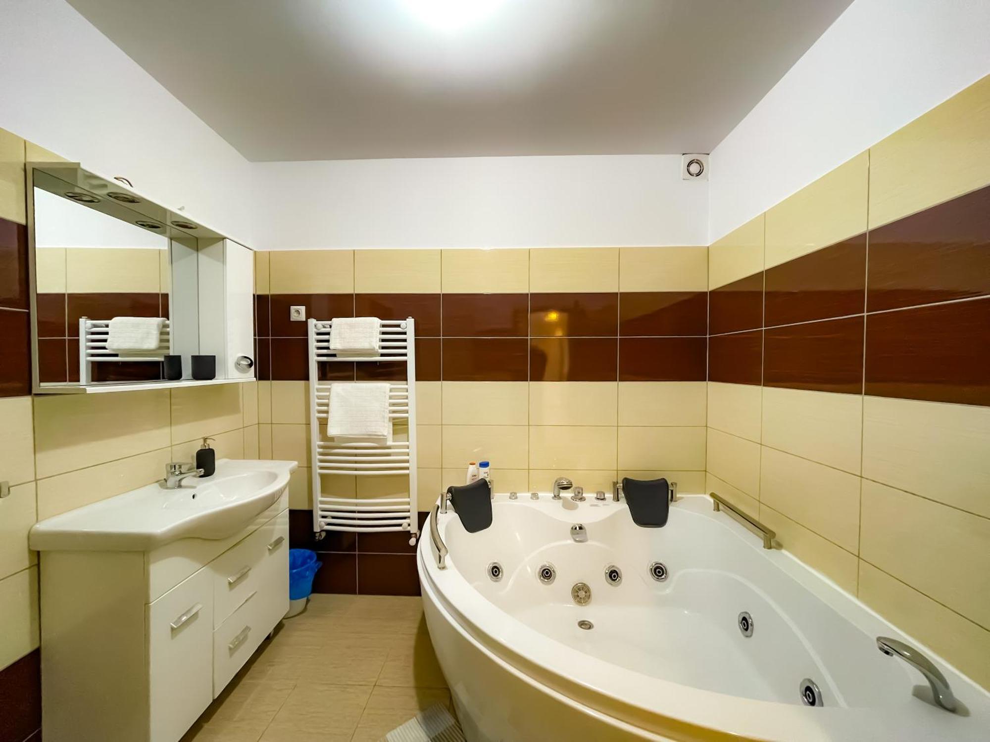 Cool Flat In The Heart Of Bucharest'S Fun And History Lägenhet Exteriör bild