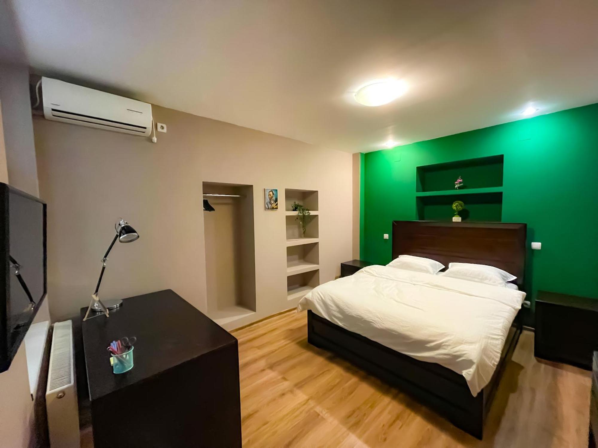 Cool Flat In The Heart Of Bucharest'S Fun And History Lägenhet Exteriör bild